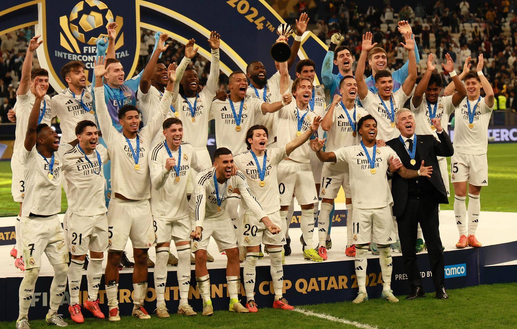 2025赛季中超客场积分前5：海港15战11胜高居第一，申花第二（2025中超客场积分榜前五：海港15战11胜领跑，申花第二）