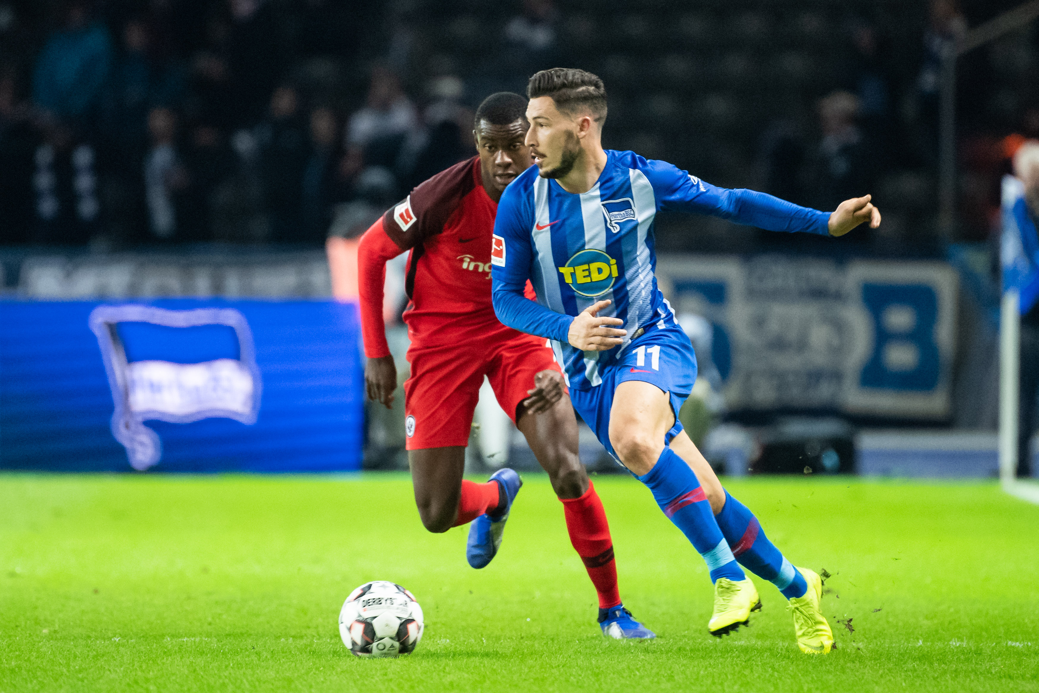 阿尔瓦雷斯加盟马竞后打进11球 同期队内射手王（阿尔瓦雷斯加盟马竞后轰入11球 成同期队内最佳射手）