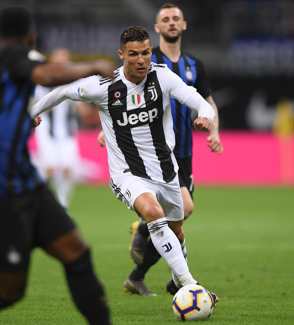 甘锐：主教练反复强调亚冠一定要拼，韦世豪也冒着风险上场了（甘锐：主帅一再要求为亚冠拼尽全力，韦世豪带伤冒险出战）