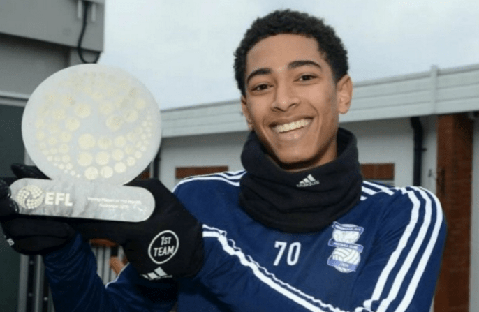 观察：法兰克福欲免签17岁让热亚尔，他已上演巴黎一队首秀（法兰克福欲免签17岁新星让热亚尔 已完成巴黎一线队首秀）