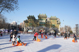 埃默松：我并不怀念在米兰的日子；那儿的人聊我比聊C罗还多（埃默松称不怀念米兰经历：当地讨论我的热度胜过C罗）