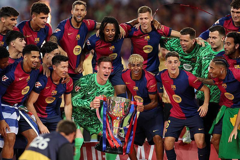 马德兴：中国足协明确提出要抓本土教练培养，为他们创造机会（马德兴：足协将重点培养本土教练，积极为其提供机会）