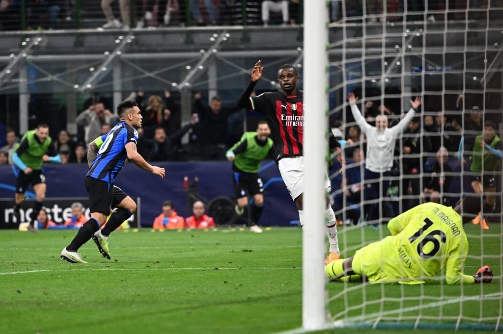 FC ONLINE｜中超争冠终章来袭！沪上双雄末轮定江山（FC ONLINE｜中超夺冠大结局将至：沪上双雄末轮一战定乾坤）