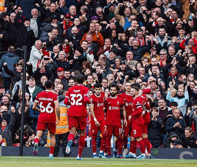 青岛西海岸主教练邵佳一成功保级，郑智接任后计划邀请黄博文、李雷雷等助教，助力球队发展。（邵佳一率青岛西海岸完成保级，郑智接任拟邀黄博文、李雷雷加盟教练组助力球队发展）