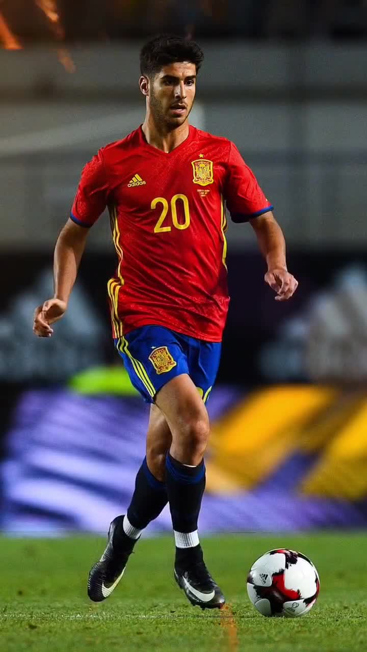 明年征战中超？黄希扬：没考虑那么多，得跟铜梁龙进一步沟通（谈明年征战中超，黄希扬：尚未多想，仍需与铜梁龙进一步沟通）