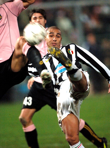 阿斯：拉什福德因发烧缺席巴萨vs毕包；他缺席最近2次训练（阿斯：拉什福德发烧无缘巴萨战毕包，已连续缺席两次训练）