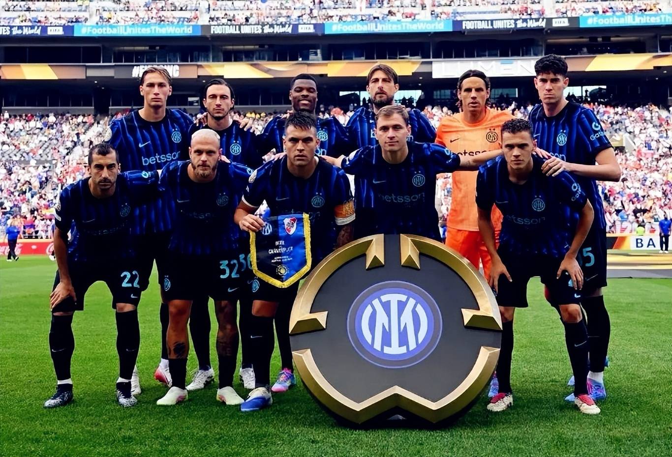 阿坎吉：在学校时发现自己擅长数学；想拥有泽林斯基的技术（阿坎吉：上学时察觉数学天赋，最想具备泽林斯基的技术）