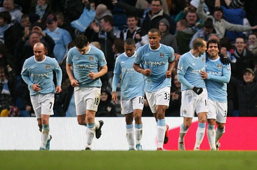 你们猜猜巴扎黑最喜欢带哪顶帽子？（猜猜看，巴扎黑最钟爱哪顶帽子？）