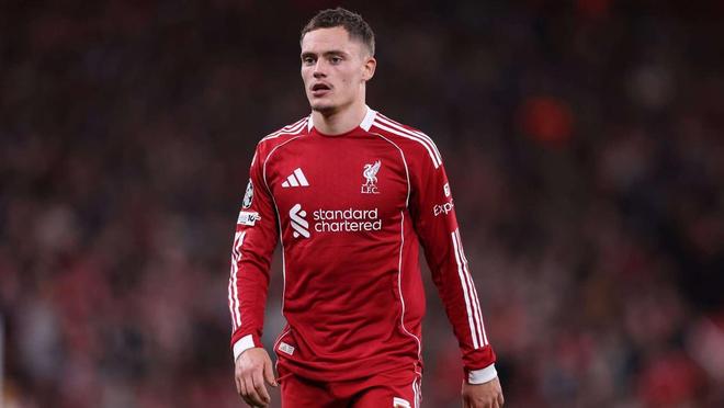 那一脚出去，全场屏住呼吸（这一脚踢出，全场屏息凝神）