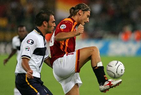 半场战报：申花2-0津门虎，阿苏埃破门，吴曦点射（半场快讯：申花2-0领先津门虎，阿苏埃破门，吴曦点球命中）