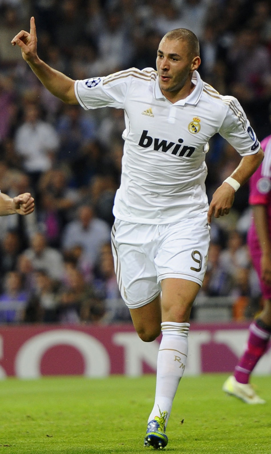 斯帕莱蒂：库普梅纳斯在全队防守最积极；部分球员在适应强度（斯帕莱蒂：库普梅纳斯防守投入全队最突出，部分球员仍在适应比赛强度）