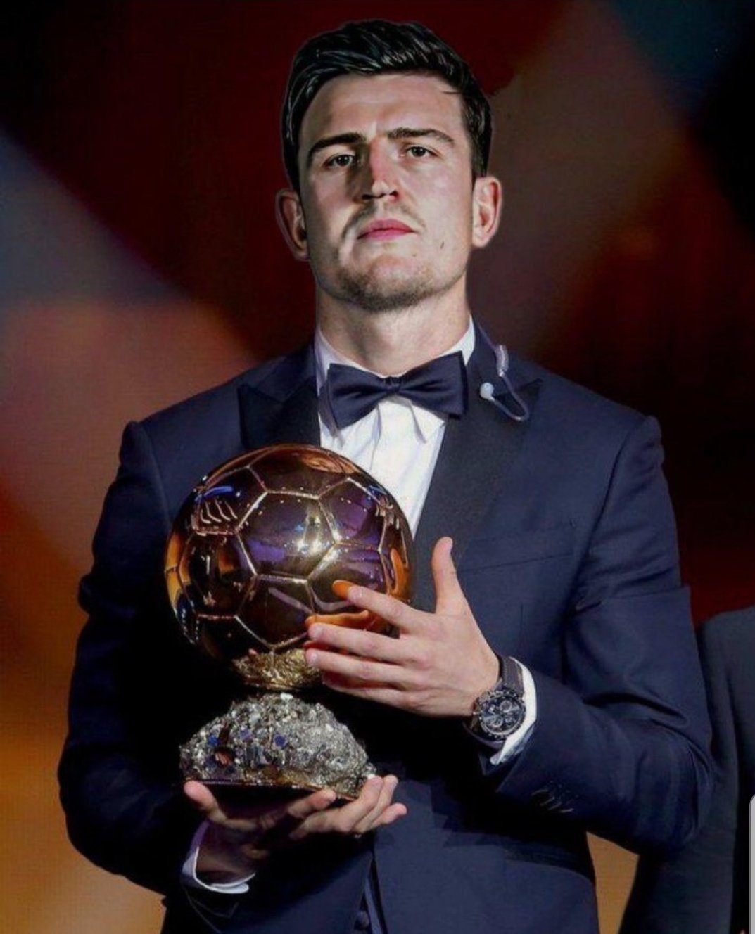 中超末轮前瞻：上海双雄冲击冠军，海牛、梅州争保级最后席位（中超收官战看点：申城双雄争冠登顶，海牛与梅州抢最后保级名额）