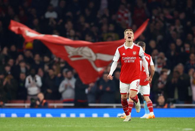 德媒：拜仁不会把16岁中卫基亚拉放走，他很快会签下一份长约（德媒：拜仁拒放16岁中卫基亚拉，续长约在即）