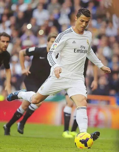 每体：考察埃永之外，巴萨也悄然盯上22岁喀麦隆中卫科托（每体：除考察埃永外，巴萨亦低调关注22岁喀麦隆中卫科托）