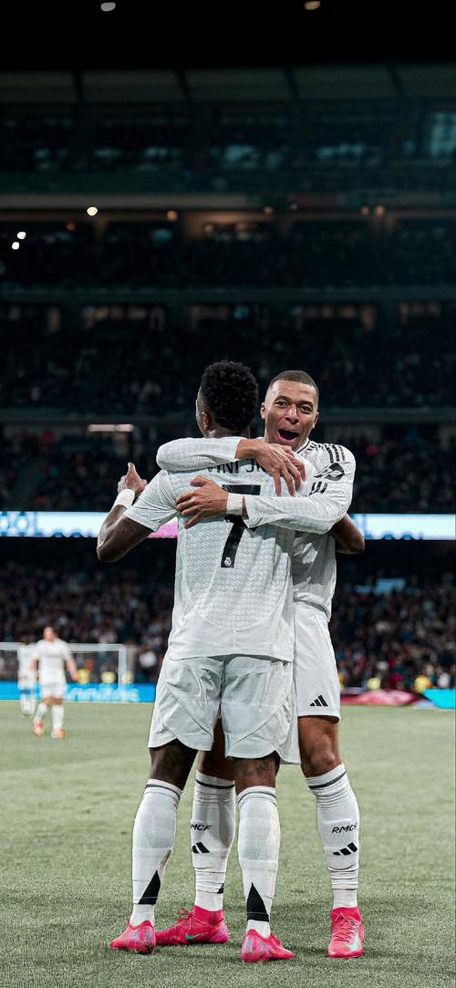 乌尔比希：我为每场比赛都做100%的准备，以便随时顶替诺伊尔（乌尔比希：我每场都全力备战，随时待命接替诺伊尔）