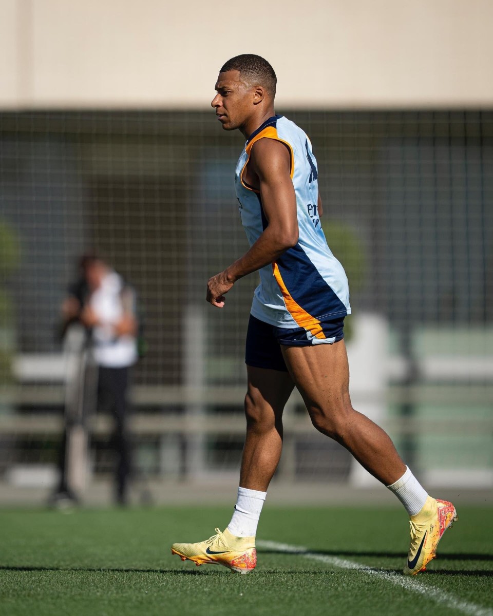 镜报：莱因克尔曾和亲弟弟关系断裂17年，今年夏天才破冰（《镜报》：莱因克尔与亲弟弟断联17年，今夏终于破冰）