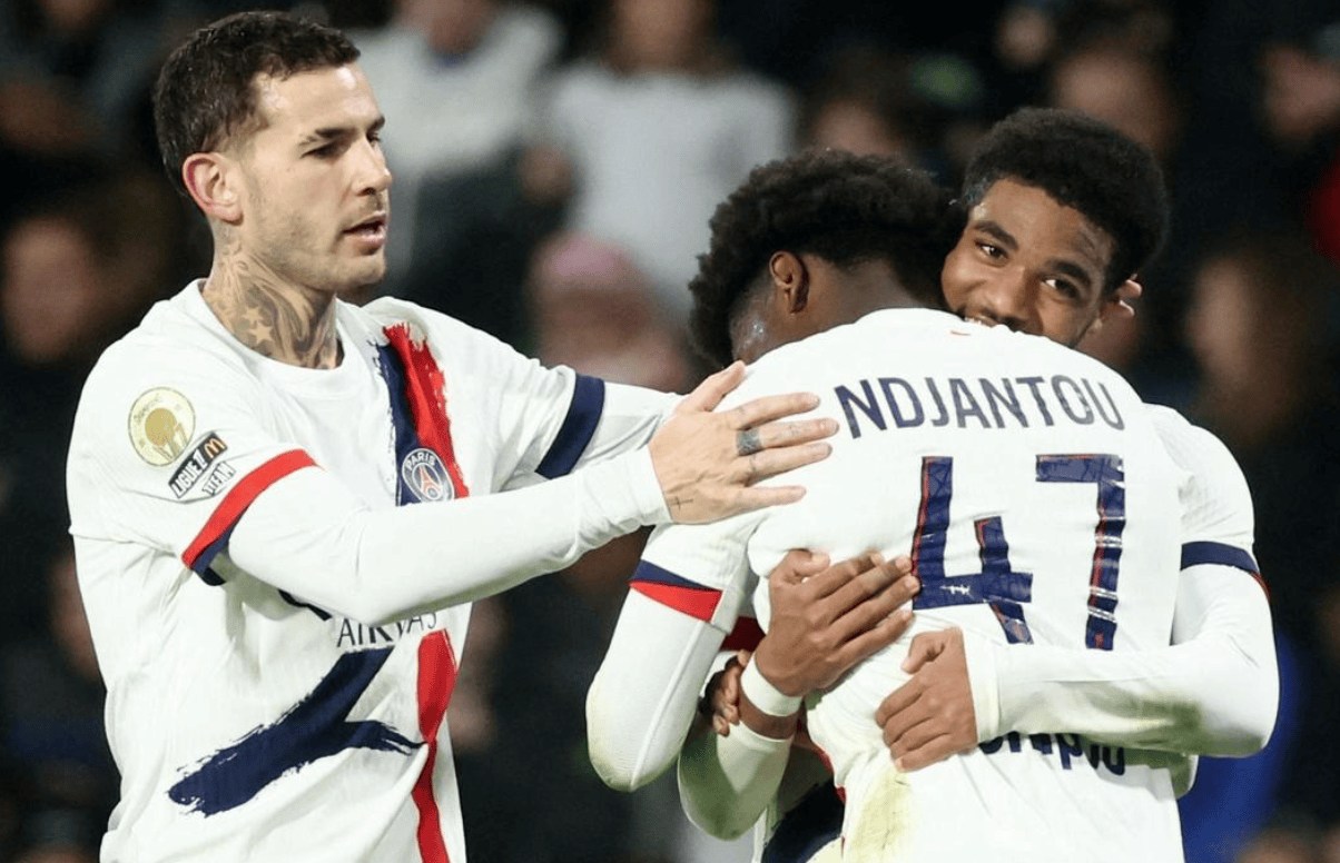 女亚冠联半场：王霜梅开二度，武汉车谷江大2-0东孟加拉女足（女亚冠半场战报：王霜双响，武汉车谷江大2-0领先东孟加拉女足）